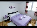 Apartments Renato - 150 m from beach: A1(2+2), A2(2+2) Sveti Filip i Jakov - Riviera Biograd  - Apartment - A2(2+2): bedroom