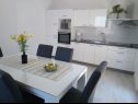 Apartments and rooms Ref - 20 m from sea : 1 - A1(4+1), 2 - A2(2+1), 3 - R1(2), 4 - R2(2) Cove Puntinak (Selca) - Island Brac  - Croatia - Apartment - 1 - A1(4+1): kitchen and dining room