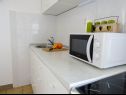 Apartments Anda - sea view: B1(4), B2(4), C(4+1) Mastrinka - Island Ciovo  - Apartment - B1(4): kitchen