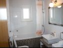 Apartments Anda - sea view: B1(4), B2(4), C(4+1) Mastrinka - Island Ciovo  - Apartment - B2(4): bathroom with toilet