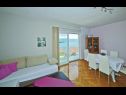 Apartments Hazi 1 - 150m from sea: A1 Trogir(4+2), A2 Mastrinka(4+2) Mastrinka - Island Ciovo  - Apartment - A1 Trogir(4+2): dining room