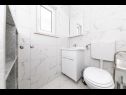 Apartments Bozo - 100m to the sea: A1(4), A2(4), A3(4), A4(4), A5(4) Okrug Donji - Island Ciovo  - Apartment - A1(4): toilet