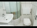 Apartments Kristina - with parking : A1(4+1) Okrug Gornji - Island Ciovo  - Apartment - A1(4+1): bathroom with toilet