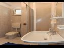 Apartments Filip - with parking : A1-2A(2+3), SA2-2B(2+1), A3-3A(2+3), SA4-3B(2+1) Okrug Gornji - Island Ciovo  - Apartment - A1-2A(2+3): bathroom with toilet