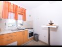 Apartments Slavica - 70 m from the beach : Lero1(4+1) Okrug Gornji - Island Ciovo  - Apartment - Lero1(4+1): kitchen