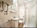 Apartments Mari - 150 m from sea: A1(2+1), A2(2+1), A3(2+1), A4(2+1) Okrug Gornji - Island Ciovo  - Apartment - A1(2+1): bathroom with toilet