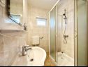 Apartments Mari - 150 m from sea: A1(2+1), A2(2+1), A3(2+1), A4(2+1) Okrug Gornji - Island Ciovo  - Apartment - A2(2+1): bathroom with toilet