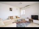 Apartments Eli - 70m from the beach: A1(4) Okrug Gornji - Island Ciovo  - Apartment - A1(4): living room