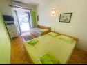 Apartments Ani - 10 M from the sea SA1 zeleni(2+1), SA2 žuti(2+1) Jadranovo - Riviera Crikvenica  - Studio apartment - SA1 zeleni(2+1): bedroom
