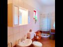 Apartments Josef - seaview A2(3+2) crveni, A3(3+2) plavi Veli Rat - Island Dugi otok  - Apartment - A2(3+2) crveni: bathroom with toilet