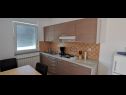 Apartments Gorgi - garden view: A2(2), A3(2), A4(2), A5(2), A6(2) Liznjan - Istria  - Apartment - A4(2): kitchen and dining room