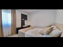 Apartments Mark 1 - 100 m from sea A1(6), A2(6) Medulin - Istria  - Apartment - A2(6): bedroom