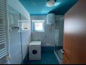 Apartments SM A1(4) Pula - Istria  - Apartment - A1(4): bathroom with toilet