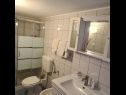 Apartments Berto - 500m to the beach: A1(4+2) Tatjana, A2(2+4) Enzo, SA3(2) Nathan Rovinj - Istria  - Apartment - A2(2+4) Enzo: bathroom with toilet
