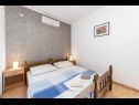 Apartments More - 60m from the sea: A1 Citron(2+2), A2 Mateo(4+1), A3 Sime(2+2), A4 Dino(2+1), A5 Dijana(2+2) Brist - Riviera Makarska  - Apartment - A4 Dino(2+1): bedroom