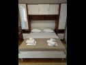 Apartments Graci - 20 m from pebble beach: A1(4) Gradac - Riviera Makarska  - Apartment - A1(4): bedroom