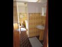 Apartments Graci - 20 m from pebble beach: A1(4) Gradac - Riviera Makarska  - Apartment - A1(4): bathroom with toilet