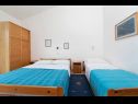 Apartments Blue - 100 m from beach: A1(3+1) Igrane - Riviera Makarska  - Apartment - A1(3+1): bedroom