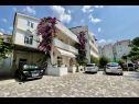 Apartments Denis - great location & large terrace: A1(5) Makarska - Riviera Makarska  - house