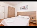 Apartments Marijo - 300 m from beach: A1(4+1) Makarska - Riviera Makarska  - Apartment - A1(4+1): bedroom
