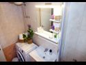 Apartments Ljubav - with parking : A1(4) Makarska - Riviera Makarska  - Apartment - A1(4): bathroom with toilet