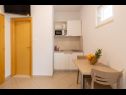 Apartments Gianni - modern & great location: SA1(2), A2(2+2), A3(2+2) Makarska - Riviera Makarska  - Studio apartment - SA1(2): kitchen and dining room