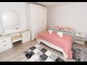 Apartments Angel - nice garden: A1(4), SA(2) Makarska - Riviera Makarska  - Apartment - A1(4): bedroom
