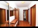 Apartments Slađa - 150 m from beach: A1(4+1), A2(4+1) Jezera - Island Murter  - Apartment - A1(4+1): hallway