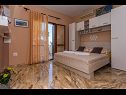 Apartments Verica - 15 m from beach: SA1(2), SA2(2), SA3(2) Krilo Jesenice - Riviera Omis  - Studio apartment - SA1(2): interior