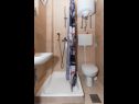 Apartments Verica - 15 m from beach: SA1(2), SA2(2), SA3(2) Krilo Jesenice - Riviera Omis  - Studio apartment - SA1(2): bathroom with toilet