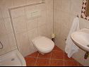 Apartments VP SA2(2), A3(3), A4(2+3), A5(3), A6(2+2) Stanici - Riviera Omis  - Studio apartment - SA2(2): bathroom with toilet