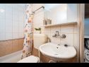 Apartments Bari - 140 m from beach: A1(4+1), A2(4), A3(2+2) Mandre - Island Pag  - Apartment - A2(4): bathroom with toilet