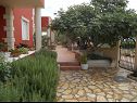 Apartments Depa - garden and barbecue: A1(4), A2(4), A3(4) Vodice - Riviera Sibenik  - courtyard (house and surroundings)