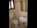 Apartments Božana - with parking : A1(2), A2(2+1), A3(3+2) Kastel Luksic - Riviera Split  - Apartment - A1(2): bathroom with toilet