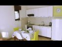 Apartments Božana - with parking : A1(2), A2(2+1), A3(3+2) Kastel Luksic - Riviera Split  - Apartment - A3(3+2): kitchen and dining room