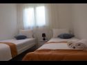Apartments Ivo - free parking & BBQ: A1(6) Sinj - Riviera Split  - Apartment - A1(6): bedroom