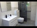 Apartments Ivo - free parking & BBQ: A1(6) Sinj - Riviera Split  - Apartment - A1(6): bathroom with toilet