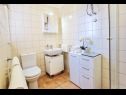 Apartments Sol - city centar: A1(2+2), SA2(3) Split - Riviera Split  - Apartment - A1(2+2): bathroom with toilet
