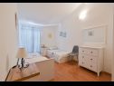Apartments Ani - with pool and hot tub: A1(6), SA1 Zapadni(2), SA2 Sjeverni(2), A3 Juzni(5) Seget Vranjica - Riviera Trogir  - Apartment - A3 Juzni(5): bedroom