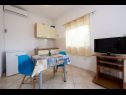 Apartments Mare - 30 m from pebble beach: SA1(2), SA2(2), A3(4), A4(4), A5(8) Seget Vranjica - Riviera Trogir  - Studio apartment - SA1(2): interior
