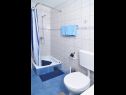 Apartments Snješka - 20 m from the sea : A1(9), A2(6+2) Seget Vranjica - Riviera Trogir  - Apartment - A2(6+2): bathroom with toilet