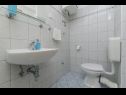 Apartments Mil - 80m from the sea A1(4+1), A2(2) Sevid - Riviera Trogir  - Apartment - A2(2): bathroom with toilet