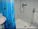 Apartments Tone - spacious and comfortable: A1 zuti(5+2), A2 plavi(5+2) Trogir - Riviera Trogir  - Apartment - A1 zuti(5+2): bathroom with toilet