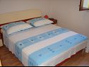 Apartments Tone - spacious and comfortable: A1 zuti(5+2), A2 plavi(5+2) Trogir - Riviera Trogir  - Apartment - A1 zuti(5+2): bedroom