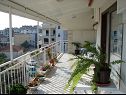 Apartments Tone - spacious and comfortable: A1 zuti(5+2), A2 plavi(5+2) Trogir - Riviera Trogir  - Apartment - A2 plavi(5+2): covered terrace
