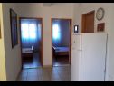 Apartments Slaven - 50 m from beach: A1(4+2), A2(2+1), A3(4+1) Vinisce - Riviera Trogir  - Apartment - A1(4+2): hallway