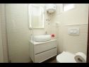Apartments Rada - 150 m from the sea: A1(6), A3(4), A4(5) Muline - Island Ugljan  - Apartment - A1(6): bathroom with toilet