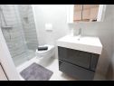 Apartments Oasis A1(4+2), A2(2+2), A3(2+2) Nin - Zadar riviera  - Apartment - A1(4+2): bathroom with toilet