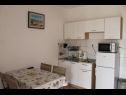 Apartments Snjeza - 80 m from beach: A1 Studio (4), A2 Apartman (2+2) Vir - Zadar riviera  - Apartment - A1 Studio (4): kitchen and dining room