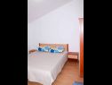 Apartments Nenad - with pool; A1(4+1), A2(4+1), SA3(3), SA4(3), A5(2+2) Vrsi - Zadar riviera  - Apartment - A5(2+2): bedroom
